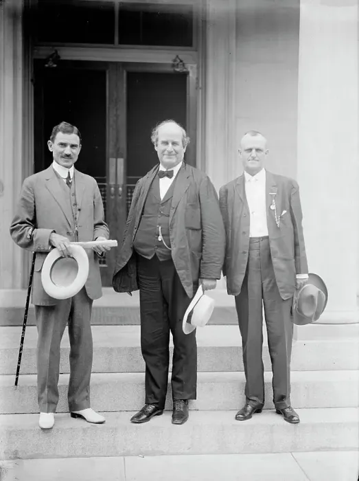 Framed Print : Richard Lee Metcalfe, Civ. Gov. Canal Zone, with Min. Morales of Panama And Sec. Bryan, 1913. Creator: Harris & Ewing. Richard Lee Metcalfe, Civ. Gov. Canal Zone, with Min. Morales of Panama And Sec. Bryan, 1913. Creator: Harris & Ewing Framed Print : Richard Lee Metcalfe, Civ. Gov. Canal Zone, with Min. Morales of Panama And Sec. Bryan, 1913. Creator: Harris & Ewing. Richard Lee Metcalfe, Civ. Gov. Canal Zone, with Min. Morales of Panama And Sec. Bryan, 1913. Creator: Harris & Ewing