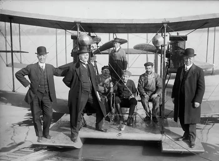 Framed Print : Richardson Tandem Biplane Hydroplane on Potomac, April, 1916. Creator: Harris & Ewing. Richardson Tandem Biplane Hydroplane on Potomac, April, 1916. Creator: Harris & Ewing Framed Print : Richardson Tandem Biplane Hydroplane on Potomac, April, 1916. Creator: Harris & Ewing. Richardson Tandem Biplane Hydroplane on Potomac, April, 1916. Creator: Harris & Ewing