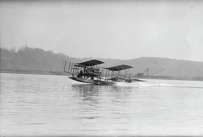 Framed Print : Richardson Tandem Biplane Hydroplane Taking Off On Potomac, April, 1916. Creator: Harris & Ewing. Richardson Tandem Biplane Hydroplane Taking Off On Potomac, April, 1916. Creator: Harris & Ewing Framed Print : Richardson Tandem Biplane Hydroplane Taking Off On Potomac, April, 1916. Creator: Harris & Ewing. Richardson Tandem Biplane Hydroplane Taking Off On Potomac, April, 1916. Creator: Harris & Ewing