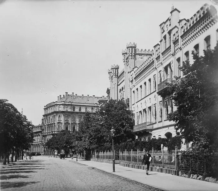 Framed Print : Riga - Crown Prince Blvd. between c1915 and c1920. Creator: Bain News Service Framed Print : Riga - Crown Prince Blvd. between c1915 and c1920. Creator: Bain News Service