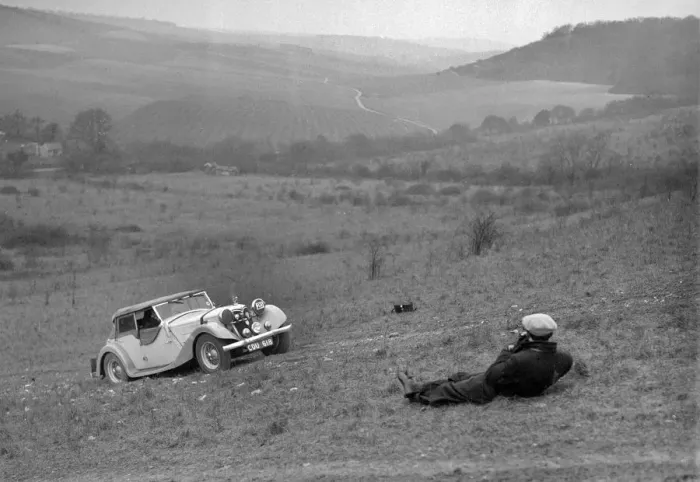 Framed Print : Riley 16 competing in the London Motor Club Coventry Cup Trial, Knatts Hill, Kent, 1938 Framed Print : Riley 16 competing in the London Motor Club Coventry Cup Trial, Knatts Hill, Kent, 1938