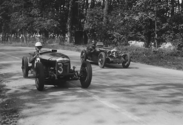 Framed Print : Two Riley Brooklands racing at Donington Park, Leicestershire, 1930s. Artist: Bill Brunell Framed Print : Two Riley Brooklands racing at Donington Park, Leicestershire, 1930s. Artist: Bill Brunell