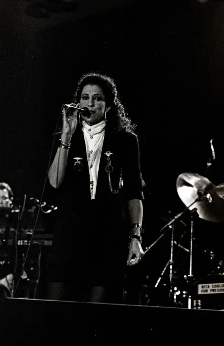 Framed Print : Rita Coolidge, Assembley Halls, Worthing, 1988. Artist: Brian O Connor Framed Print : Rita Coolidge, Assembley Halls, Worthing, 1988. Artist: Brian O Connor