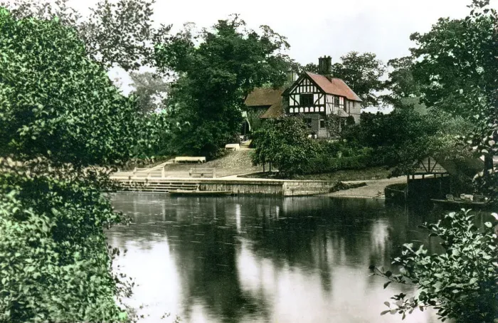 Framed Print : The River Dee at Chester, Cheshire, 1926. Artist: Cavenders Ltd Framed Print : The River Dee at Chester, Cheshire, 1926. Artist: Cavenders Ltd
