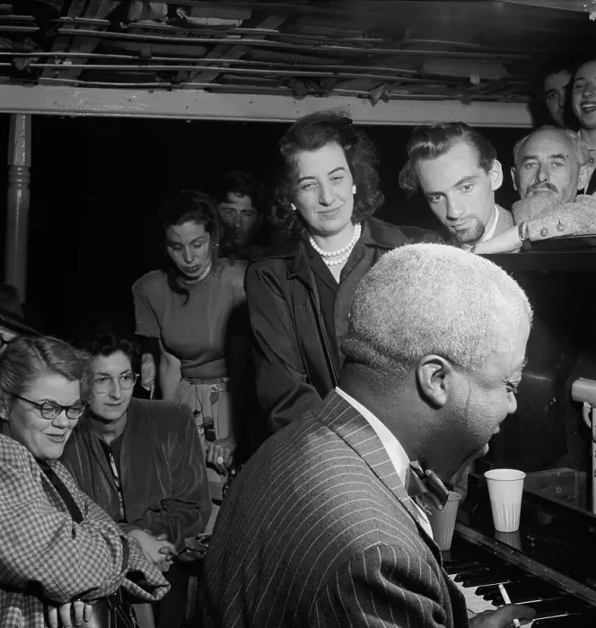 Framed Print : Riverboat on the Hudson, N.Y. ca. July 1947. Creator: William Paul Gottlieb Framed Print : Riverboat on the Hudson, N.Y. ca. July 1947. Creator: William Paul Gottlieb