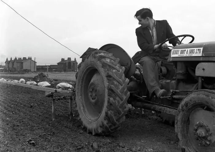 Framed Print : Road construction work, Doncaster, South Yorkshire, November 1955 Framed Print : Road construction work, Doncaster, South Yorkshire, November 1955
