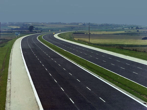Empty road; the East Ardley section of the M1, prior to opening, Wakefield, West Yorkshire, 1967