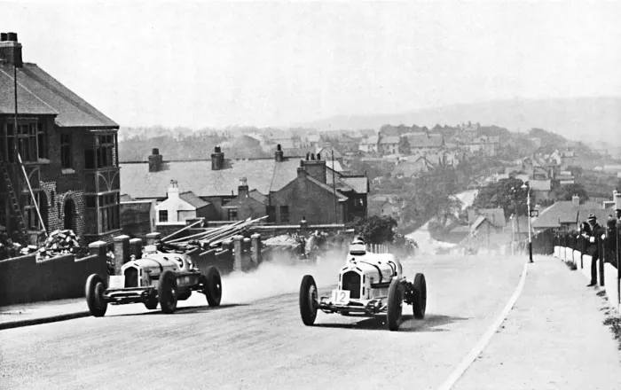 Framed Print : Road racing in the Isle of Man, 1937, 1937 Framed Print : Road racing in the Isle of Man, 1937, 1937