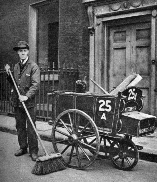 Framed Print : Road sweeper, London, 1926-1927 Framed Print : Road sweeper, London, 1926-1927