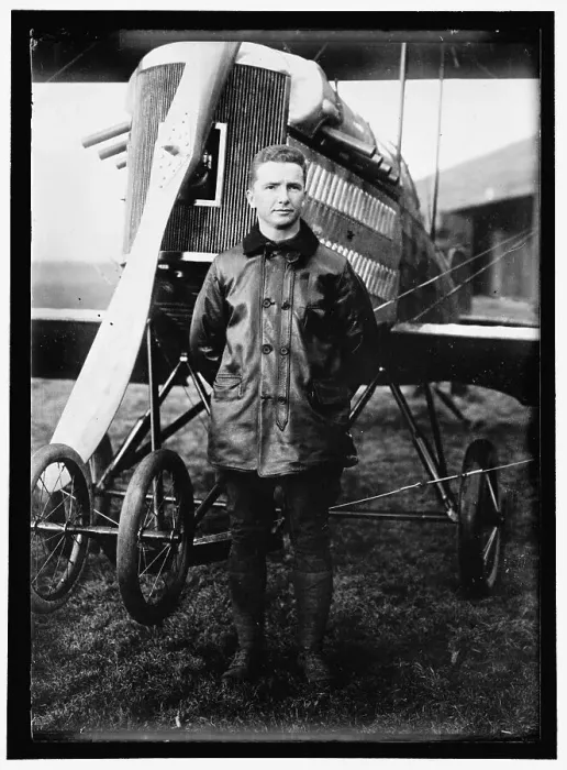 Framed Print : Robert Willis Jr. 1st Lieutenant, between 1909 and 1923. Creator: Harris & Ewing. Robert Willis Jr. 1st Lieutenant, between 1909 and 1923. Creator: Harris & Ewing Framed Print : Robert Willis Jr. 1st Lieutenant, between 1909 and 1923. Creator: Harris & Ewing. Robert Willis Jr. 1st Lieutenant, between 1909 and 1923. Creator: Harris & Ewing