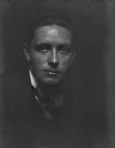 Robertson, Duncan, Mr. portrait photograph, 1916. Creator: Arnold Genthe