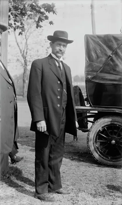 Framed Print : Robt. F. Ludlum [i.e. Ludlam], 1914. Creator: Bain News Service