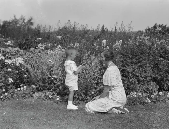 Framed Print : Rochester, Mrs. and Dudley, outdoors, 1931 July 25. Creator: Arnold Genthe Framed Print : Rochester, Mrs. and Dudley, outdoors, 1931 July 25. Creator: Arnold Genthe