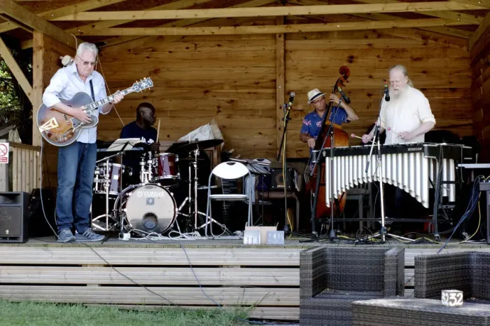 Framed Print : Roger Beaujolais Quartet, Jim Mullen, Winston Clifford, Simon Thorpe, Roger Beaujolais Framed Print : Roger Beaujolais Quartet, Jim Mullen, Winston Clifford, Simon Thorpe, Roger Beaujolais