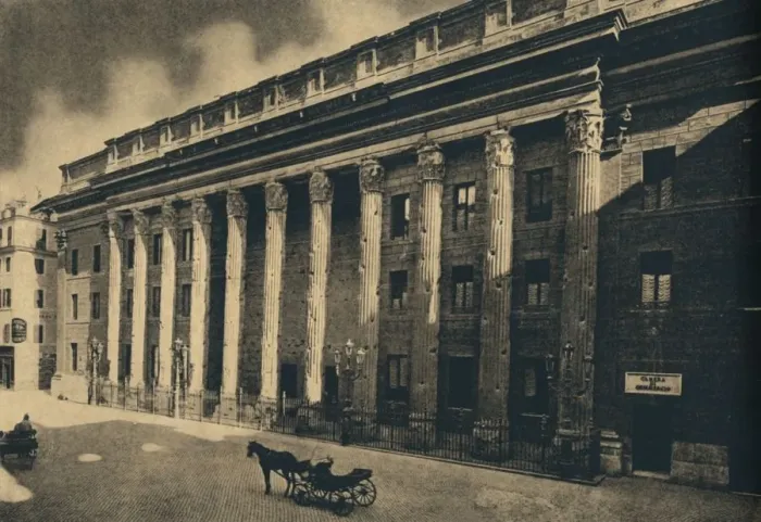 Framed Print : Roma - Piazza di Pietra, 1910 Framed Print : Roma - Piazza di Pietra, 1910