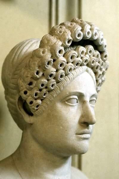 Roman female hairstyle, 54-68 AD