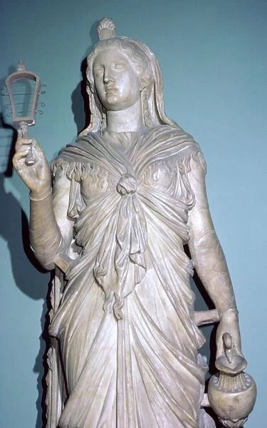 Romanised statue of Isis