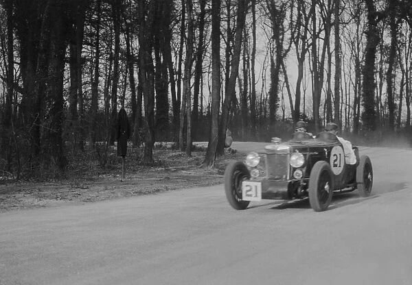 Ron Hortons MG Magnette K3 at Coppice Corner, Donington Park, Leicestershire, 1933