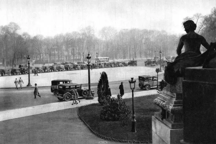 Framed Print : The Rond Point and Georges Clemenceau Place, Paris, 1931. Artist: Ernest Flammarion Framed Print : The Rond Point and Georges Clemenceau Place, Paris, 1931. Artist: Ernest Flammarion