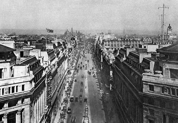 On the roof of Bush House, looking from Kingsway towards the nothern hights, London, 1926-1927