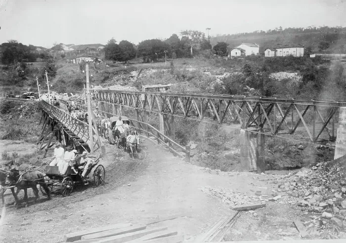 Framed Print : Roosevelt crossing Paranapanema River, Minas, Brazil, 1913. Creator: Bain News Service Framed Print : Roosevelt crossing Paranapanema River, Minas, Brazil, 1913. Creator: Bain News Service