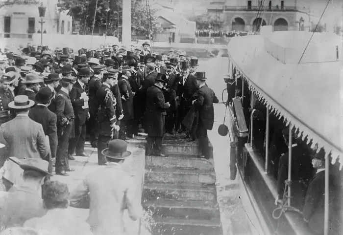Framed Print : Roosevelt debarking, Rio Janeiro, 1913. Creator: Bain News Service Framed Print : Roosevelt debarking, Rio Janeiro, 1913. Creator: Bain News Service