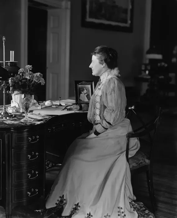 Framed Print : Roosevelt, Mrs. Theodore (Edith Kermit Carow), between 1890 and 1910. Creator: Unknown Framed Print : Roosevelt, Mrs. Theodore (Edith Kermit Carow), between 1890 and 1910. Creator: Unknown