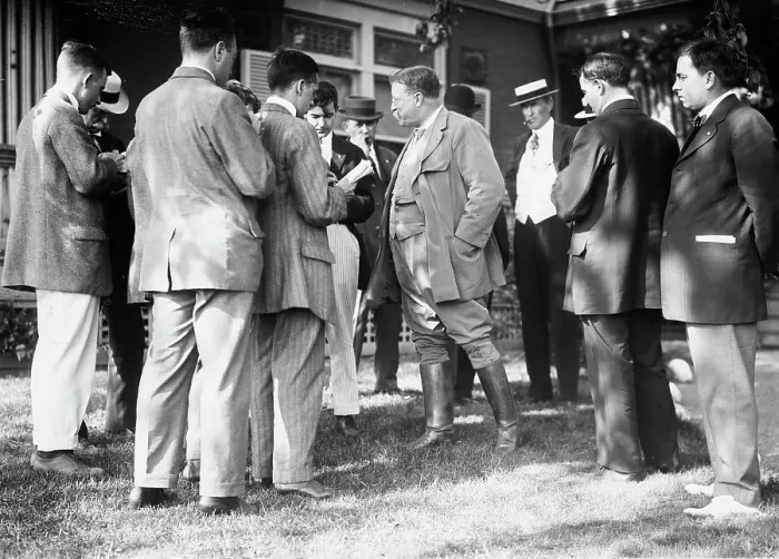 Framed Print : Roosevelt & reporters, Sagamore Hill, 1912. Creator: Bain News Service Framed Print : Roosevelt & reporters, Sagamore Hill, 1912. Creator: Bain News Service