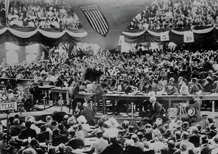 Framed Print : Roosevelt speaking in convention hall, Chicago, 1912. Creator: Bain News Service Framed Print : Roosevelt speaking in convention hall, Chicago, 1912. Creator: Bain News Service