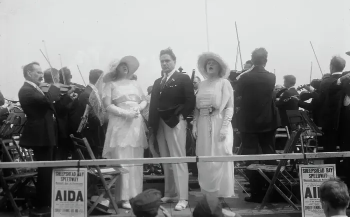Framed Print : Rosa Ponselle, Riccardo Stracciari, Elsie Baker, between c1915 and c1920. Creator: Bain News Service Framed Print : Rosa Ponselle, Riccardo Stracciari, Elsie Baker, between c1915 and c1920. Creator: Bain News Service