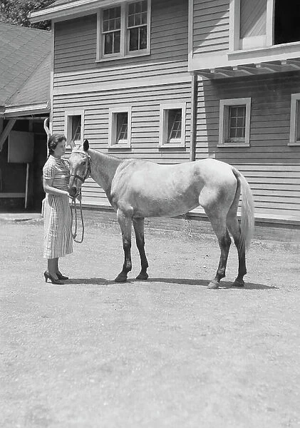 Rosen, Ann, Miss, with horse, between 1932 and 1942. Creator: Arnold Genthe