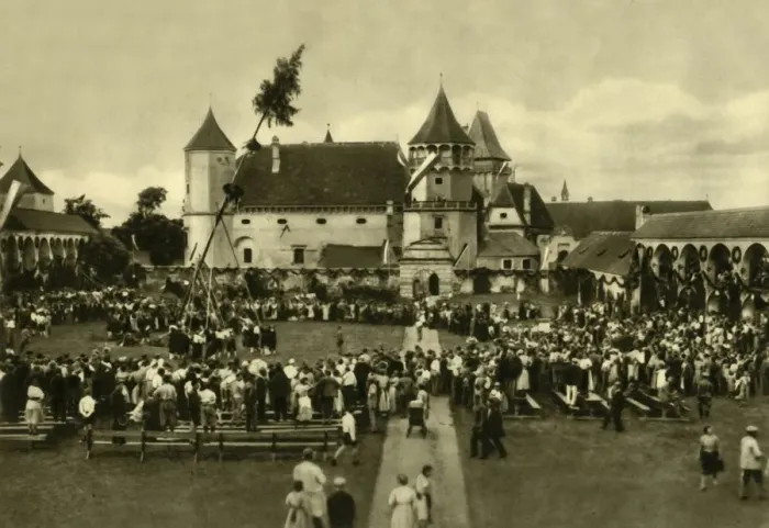 Framed Print : Rosenburg Castle, Lower Austria, c1935. Creator: Unknown Framed Print : Rosenburg Castle, Lower Austria, c1935. Creator: Unknown