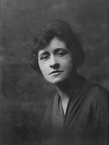 Rosenstein, Miss, portrait photograph, 1916. Creator: Arnold Genthe