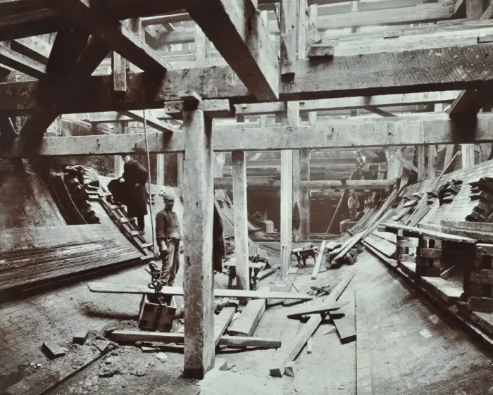 Framed Print : The Rotherhithe Tunnel under construction, London, March 1905 Framed Print : The Rotherhithe Tunnel under construction, London, March 1905