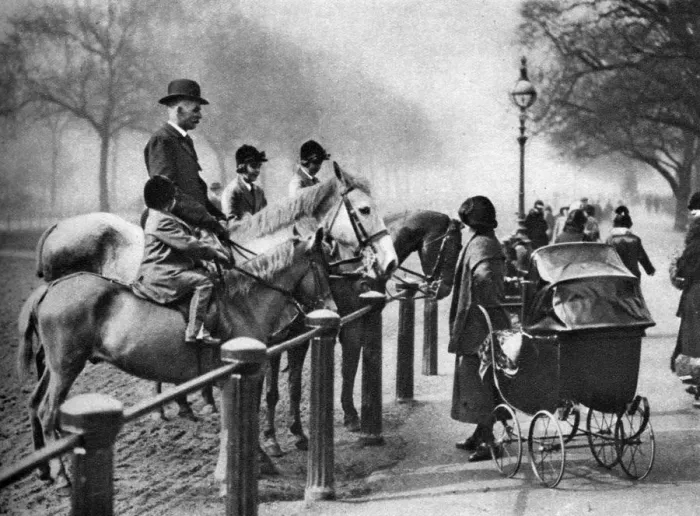 Framed Print : Rotten Row, Hyde Park, London, 1926-1927 Framed Print : Rotten Row, Hyde Park, London, 1926-1927