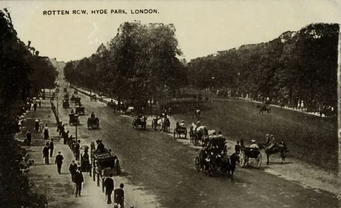 Framed Print : Rotten Row, Hyde Park, London, late 19th-early 20th century. Creator: Unknown Framed Print : Rotten Row, Hyde Park, London, late 19th-early 20th century. Creator: Unknown