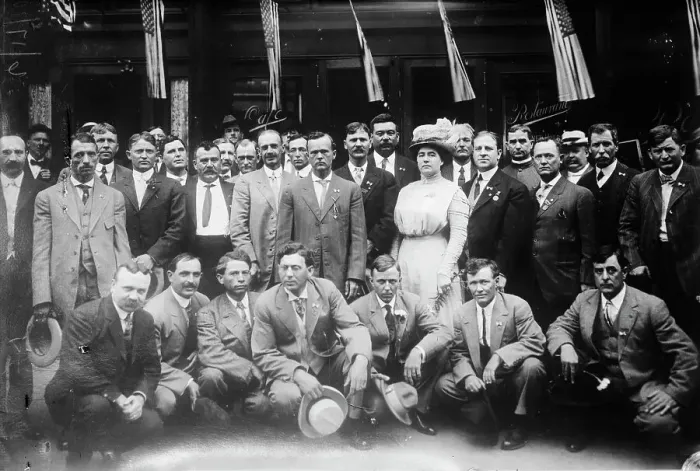 Framed Print : Rough riders at Cincinnati, enroute to reception of T.R. [Theodore Roosevelt], c1910-c1915. Creator: Bain News Service
