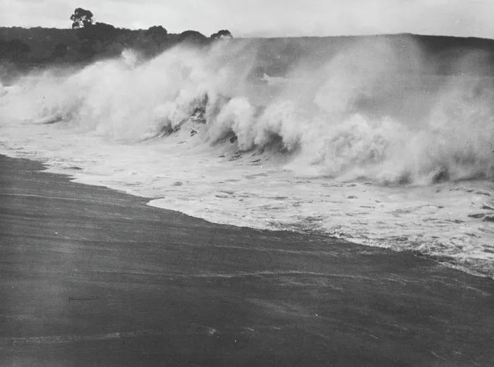Framed Print : Rough seas at Balmoral Beach, 1960s. Creator: Unknown Framed Print : Rough seas at Balmoral Beach, 1960s. Creator: Unknown