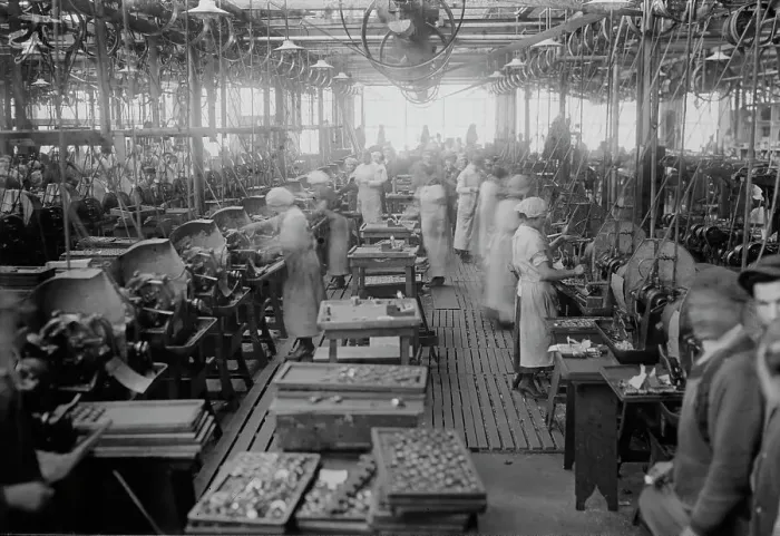 Framed Print : Rounding rings, between c1915 and c1920. Creator: Bain News Service Framed Print : Rounding rings, between c1915 and c1920. Creator: Bain News Service