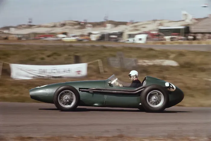 Framed Print : Roy Salvadori driving an Aston Martin DBR4, Dutch Grand Prix, Zandvoort, Holland, 1959 Framed Print : Roy Salvadori driving an Aston Martin DBR4, Dutch Grand Prix, Zandvoort, Holland, 1959
