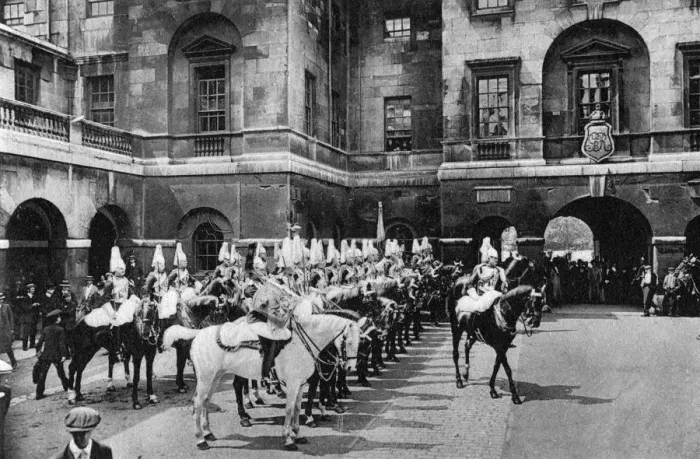 Framed Print : Royal Horse Guards, changing guard, London, 1915 Framed Print : Royal Horse Guards, changing guard, London, 1915