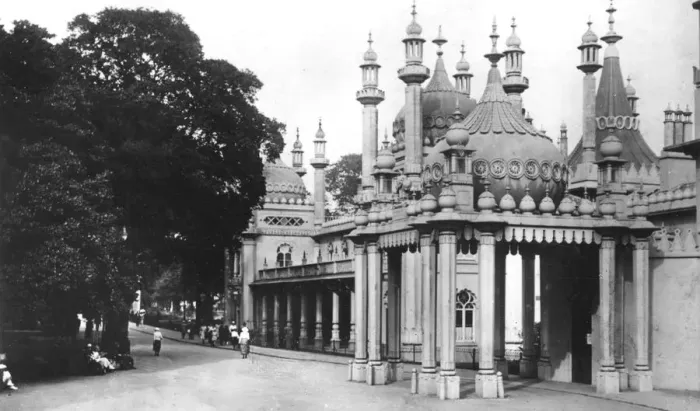 Framed Print : Royal Pavilion, Brighton, East Sussex, c1900s-c1920s Framed Print : Royal Pavilion, Brighton, East Sussex, c1900s-c1920s