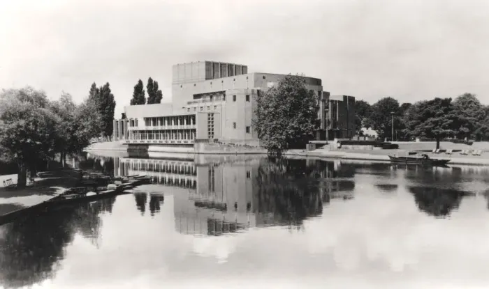 Framed Print : The Royal Shakespeare Theatre, Stratford-upon-Avon, Warwickshire, early 20th century. Artist: WH Smith & Son Framed Print : The Royal Shakespeare Theatre, Stratford-upon-Avon, Warwickshire, early 20th century. Artist: WH Smith & Son