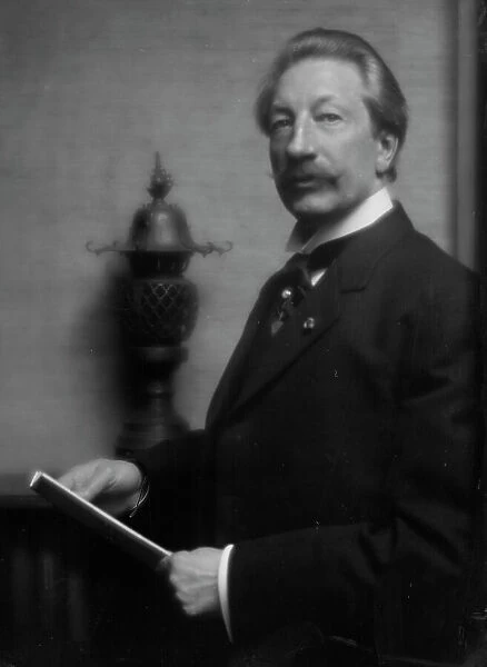 Rubner, Mr. portrait photograph, 1913. Creator: Arnold Genthe