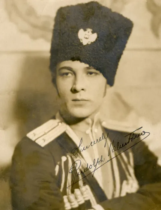 Framed Print : Rudolph Valentino (1895-1926), Italian actor, c1920s Framed Print : Rudolph Valentino (1895-1926), Italian actor, c1920s