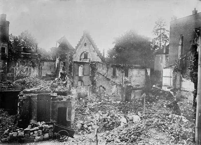 Framed Print : Rue Bellon, Senlis, 1914. Creator: Bain News Service Framed Print : Rue Bellon, Senlis, 1914. Creator: Bain News Service