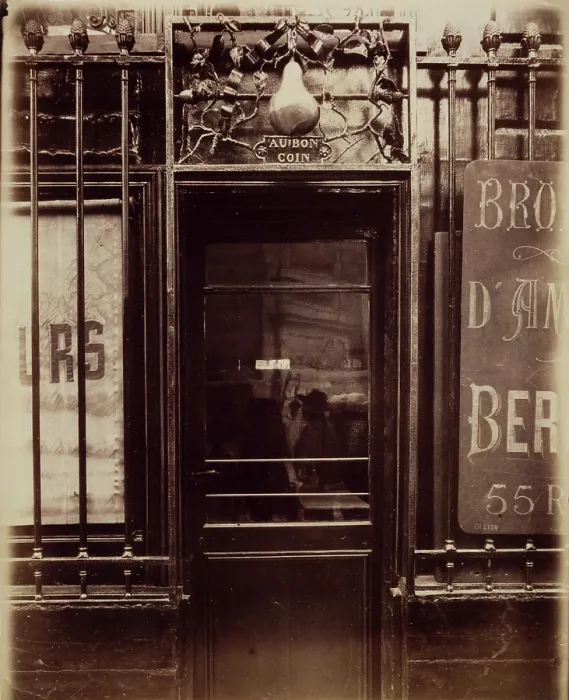 Framed Print : Rue des Haudriettes, 2 (Paris), 1901. Creator: Eugene Atget Framed Print : Rue des Haudriettes, 2 (Paris), 1901. Creator: Eugene Atget