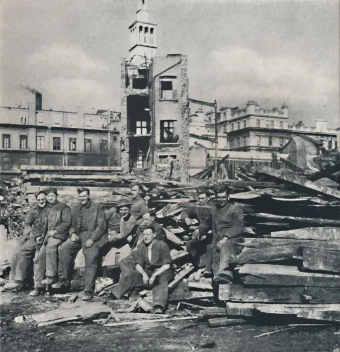 Framed Print : Against the ruins, 1941. Artist: Cecil Beaton Framed Print : Against the ruins, 1941. Artist: Cecil Beaton