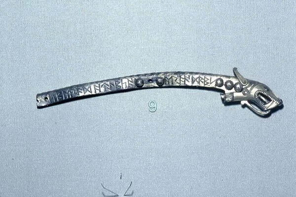 Runic inscription on Anglo-Saxon Silver-Gift Mount, c7th century