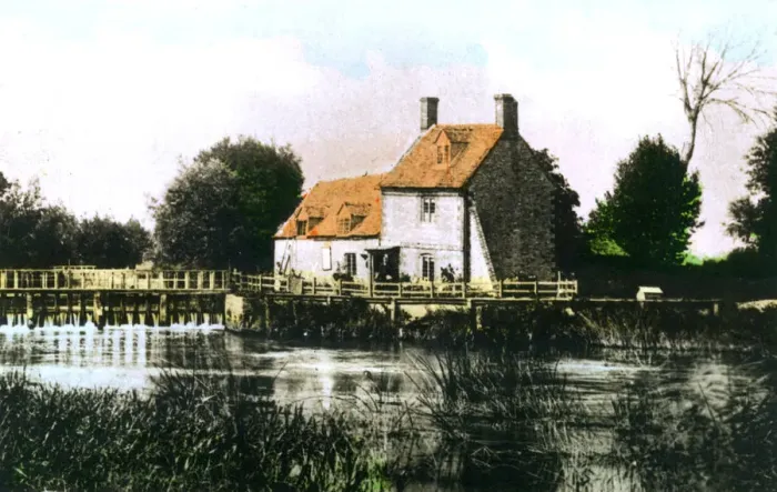 Framed Print : Rushey Weir, River Thames, 1926. Artist: Cavenders Ltd Framed Print : Rushey Weir, River Thames, 1926. Artist: Cavenders Ltd